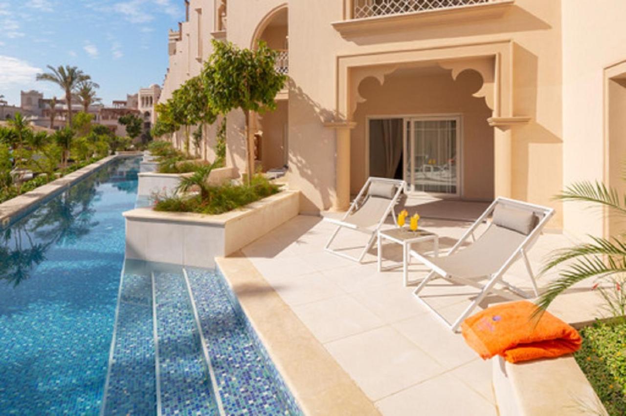 Grand Palace - Couples Only 18 Years Plus (Adults Only) フルガダ エクステリア 写真 A swim-up room at the resort