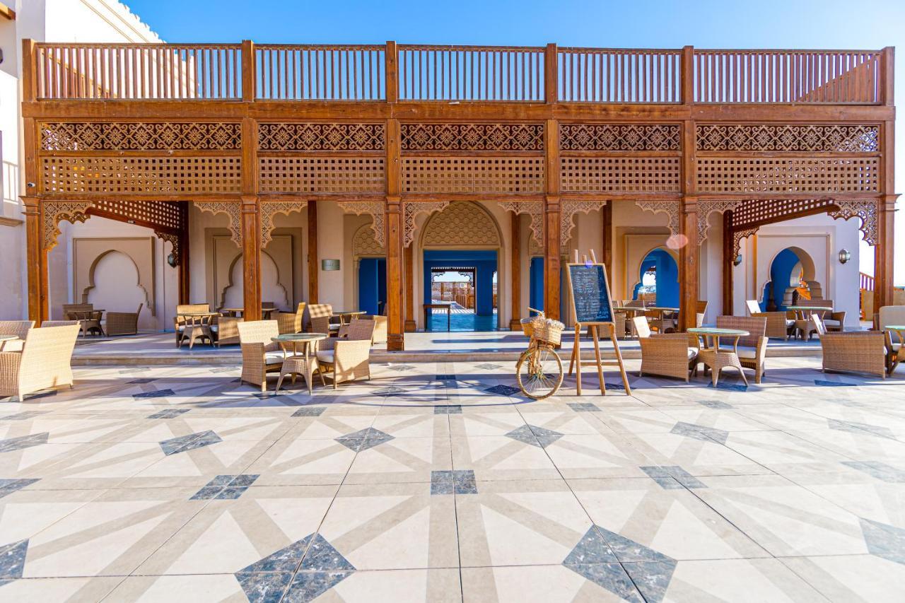 Grand Palace - Couples Only 18 Years Plus (Adults Only) フルガダ エクステリア 写真 The hotel's courtyard