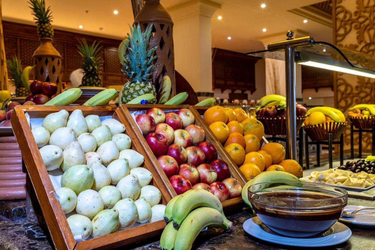 Grand Palace - Couples Only 18 Years Plus (Adults Only) フルガダ エクステリア 写真 Fruit at a buffet