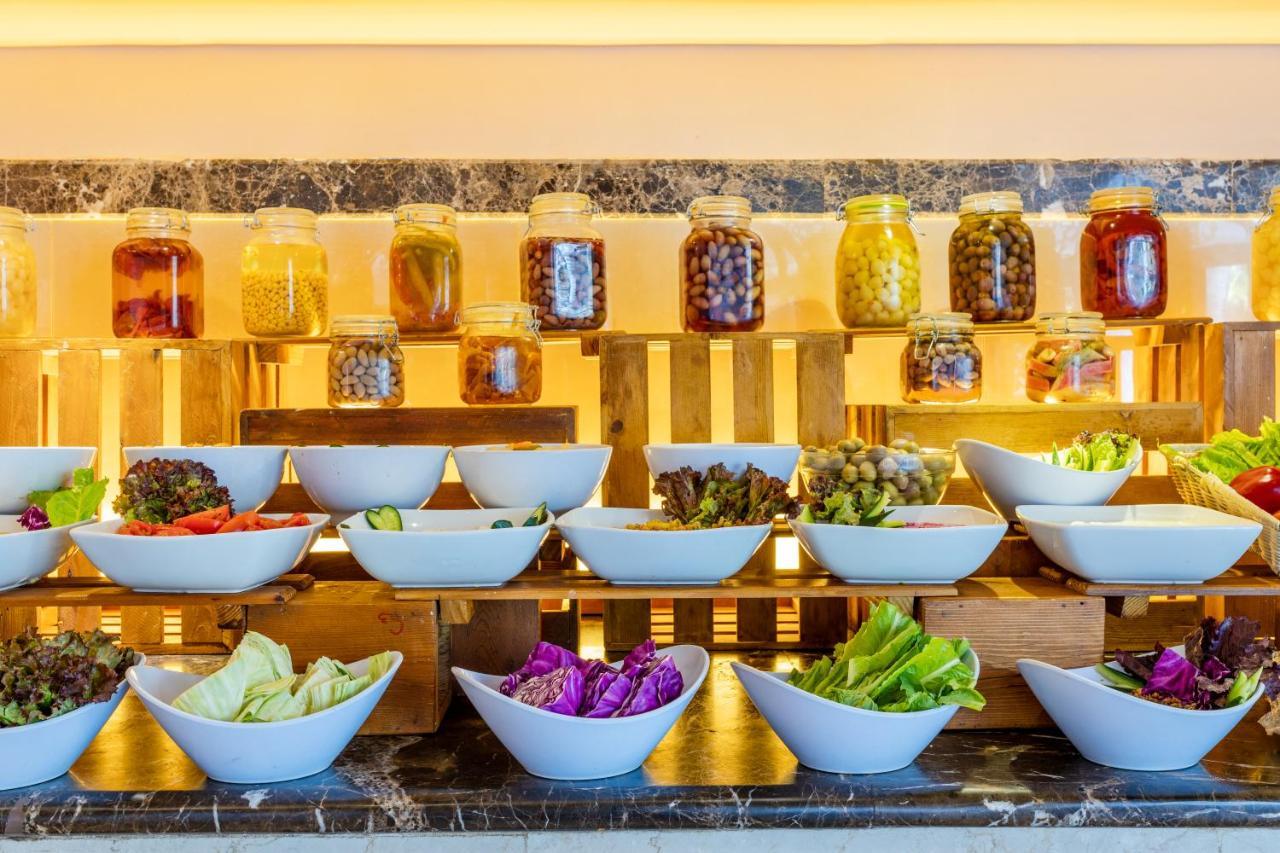 Grand Palace - Couples Only 18 Years Plus (Adults Only) フルガダ エクステリア 写真 A salad bar