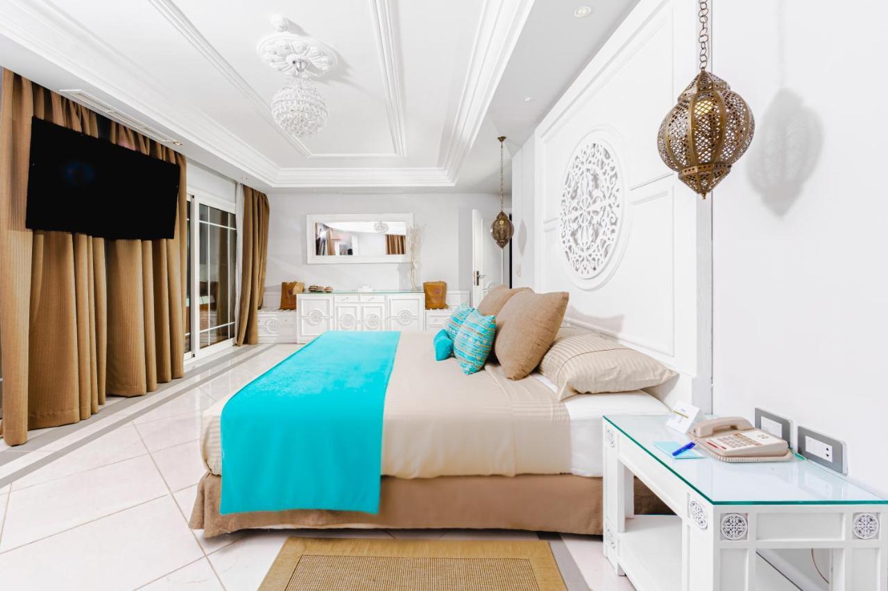 Grand Palace - Couples Only 18 Years Plus (Adults Only) フルガダ エクステリア 写真 A bedroom at the hotel