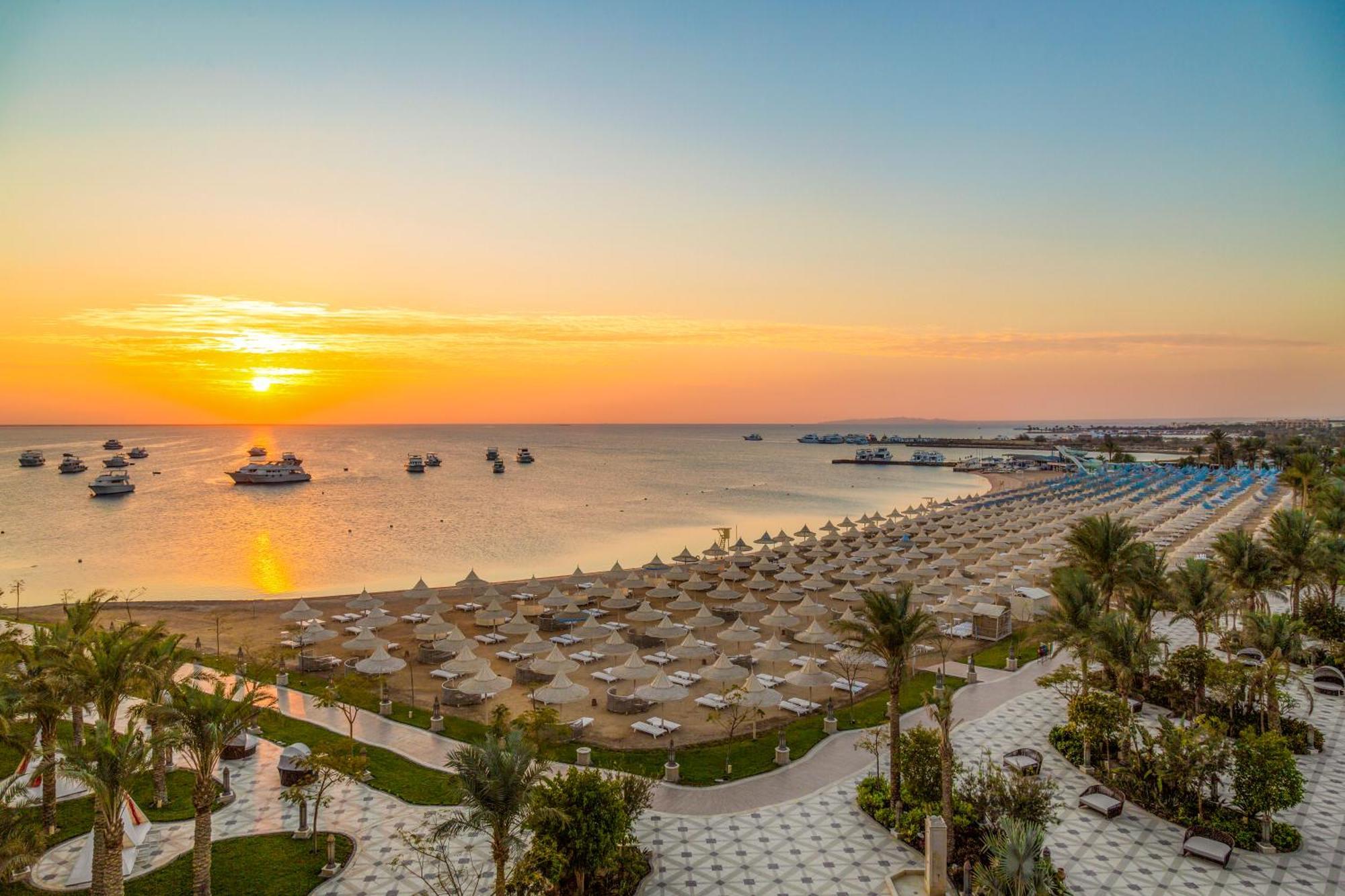 Grand Palace - Couples Only 18 Years Plus (Adults Only) フルガダ エクステリア 写真 Sunset at the Red Sea