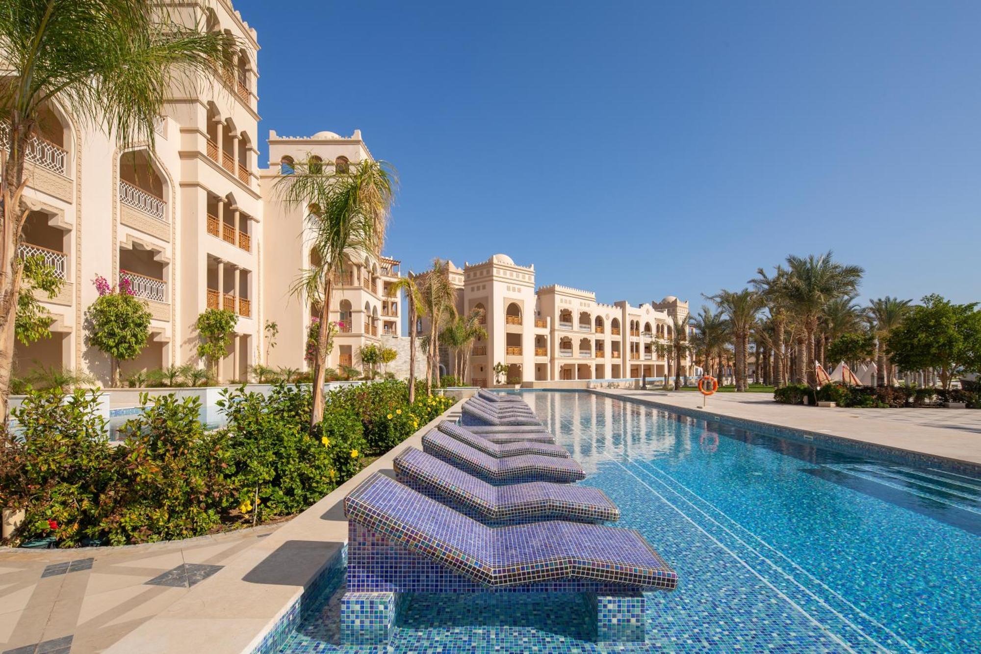 Grand Palace - Couples Only 18 Years Plus (Adults Only) フルガダ エクステリア 写真 The pool at the St Regis