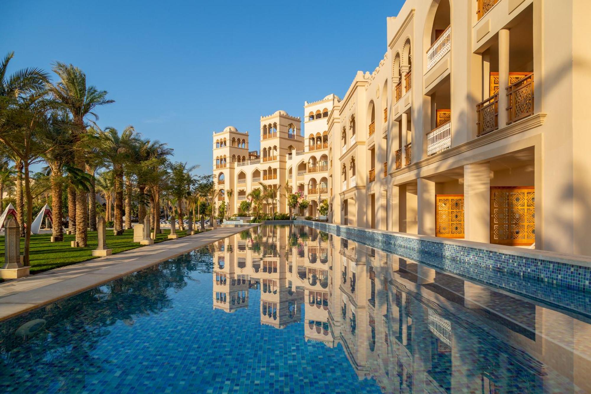 Grand Palace - Couples Only 18 Years Plus (Adults Only) フルガダ エクステリア 写真 The Oberoi Dubai